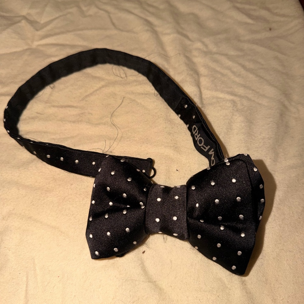 Tom Ford silk polkadot bowtie